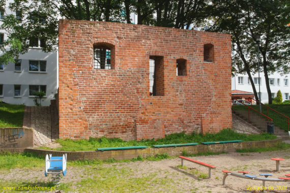 Miejskie mury obronne Kołobrzegu baszta Więzienna