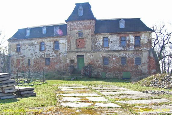 Dwór obronny  w Komorowicach