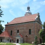 Przebudowany na kościół zamek w Krajence