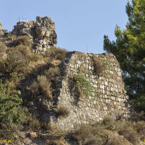Zamek Lardos
