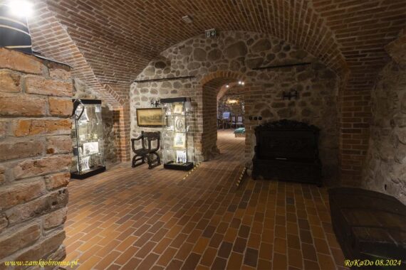 Zamek w Liwie piwnice budynku mieszkalnego