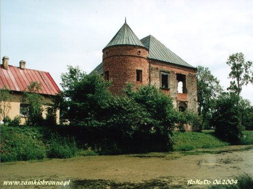 Dwór obronny w Modliszewicach