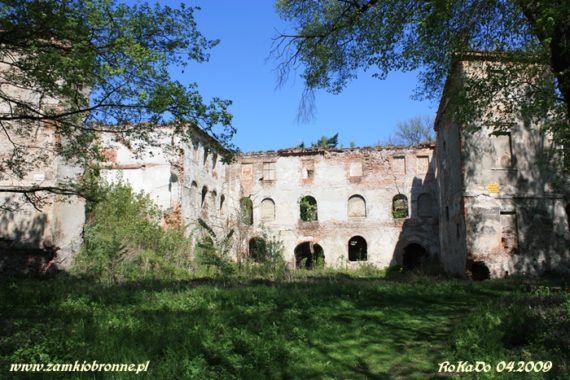 Ruiny zamku w Chrzelicach