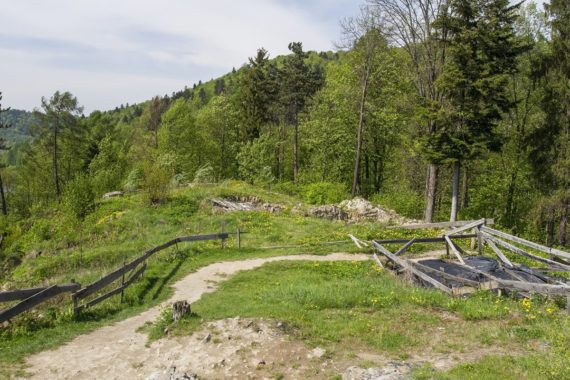 Muszyna. Ruiny zamku biskup&oacute;w krakowskich.