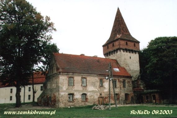 Obronny klasztor w Sulejowie baszta Opacka i arsenał