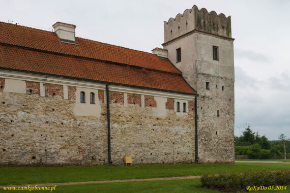 Obronny klasztor w Sulejowie baszta Attykowa
