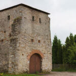 Obronny klasztor w Sulejowie baszta Rycerska