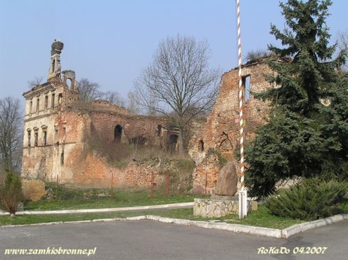 Ruiny zamku w Ujeździe