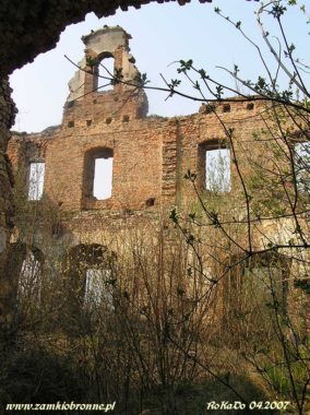 Ruiny zamku w Ujeździe