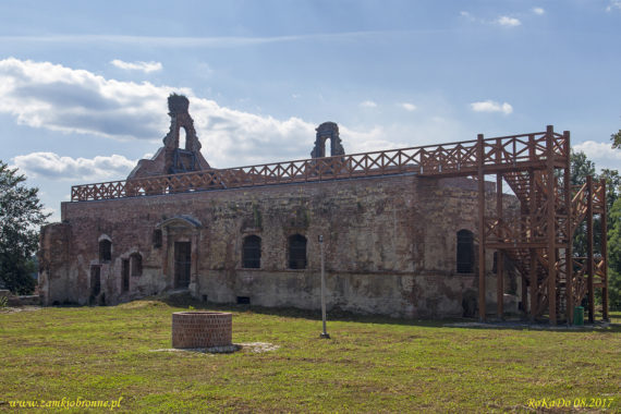 Ruiny zamku w Ujeździe