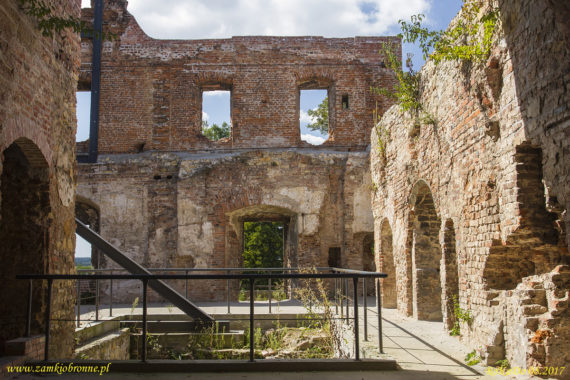 Ruiny zamku w Ujeździe