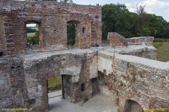 Ruiny zamku w Ujeździe