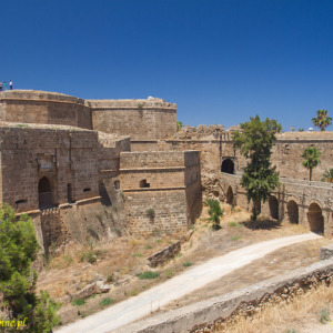 Famagusta mury miejskie. Ravelin i Brama Limasolska
