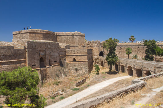 Famagusta mury miejskie. Ravelin i Brama Limasolska