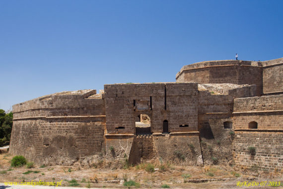 Famagusta mury miejskie. Ravelin i Brama Limasolska