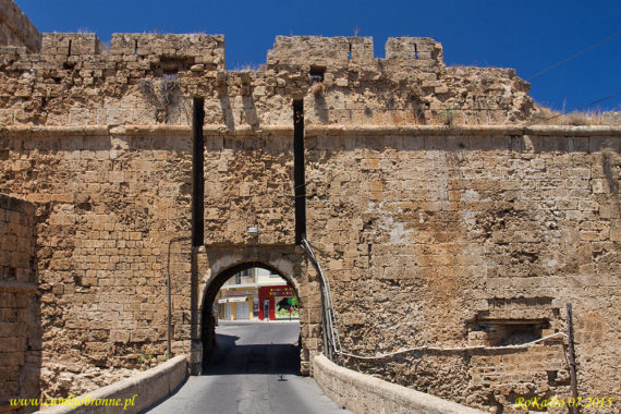Famagusta mury miejskie. Ravelin i Brama Limasolska