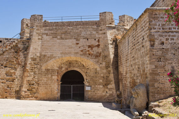 Famagusta mury miejskie Brama Morska