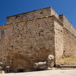 Famagusta mury miejskie Brama Morska