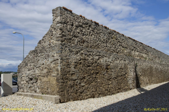 Zwoleń fragment mur&oacute;w miejskich