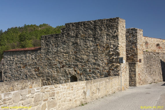 Bardej&oacute;w mury miejskie. Brama Dolna.