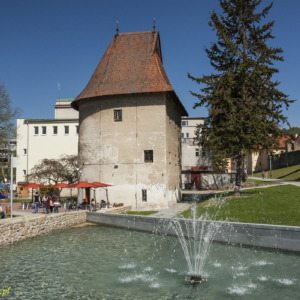 Bardejów mury miejskie. Baszta archiwalna.