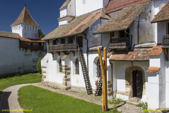 Kości&oacute;ł obronny w&nbsp;Hărman