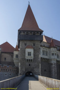 Hunedoara Zamek Corvina wieża bramna