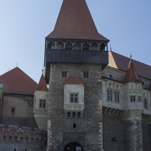 Hunedoara Zamek Corvina wieża bramna
