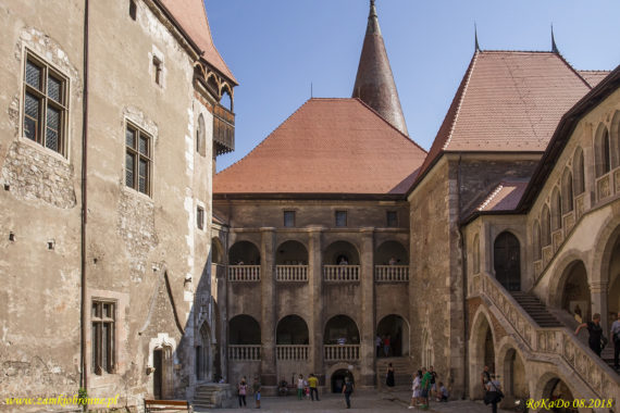 Hunedoara Zamek Corvina renesansowe skrzydło północne Matia
