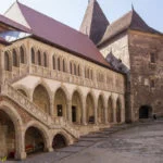 Hunedoara Zamek Corvina Pałac Bethlena