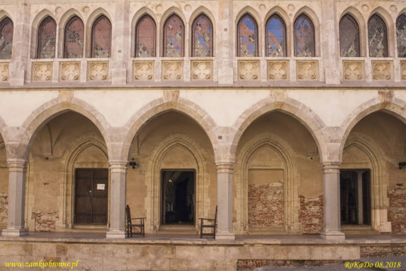 Hunedoara Zamek Corvina Pałac Bethlena