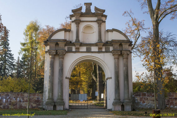 Dw&oacute;r w Podzamczu Chęcińskim