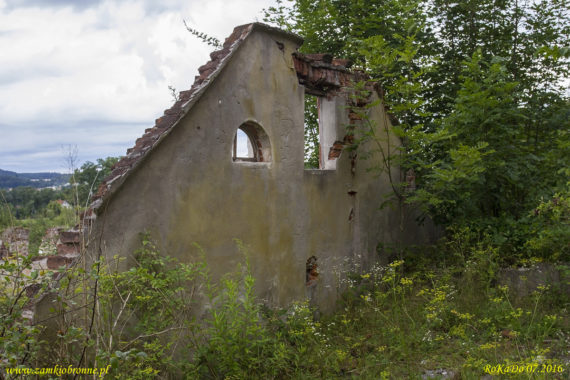 Trzebieszowice Czerwony Dwór wieża obronno-mieszkalna