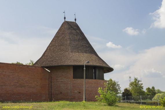 Zamek Kisv&aacute;rda