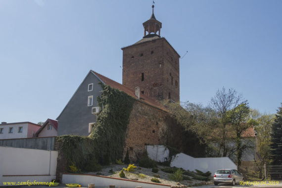 Głogówek miejskie mury obronne Wieża Więzienna