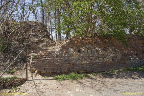 Głog&oacute;wek miejskie mury obronne