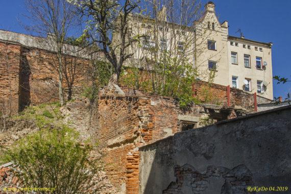 Głog&oacute;wek miejskie mury obronne