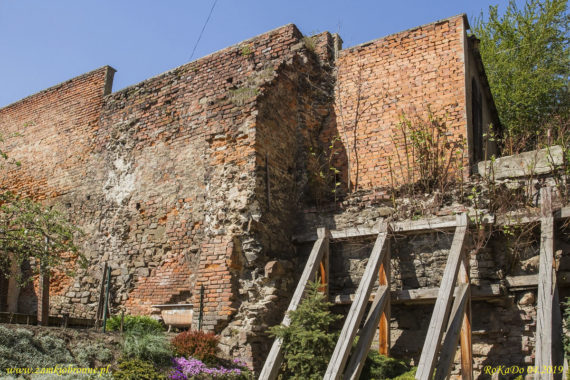 Głog&oacute;wek miejskie mury obronne