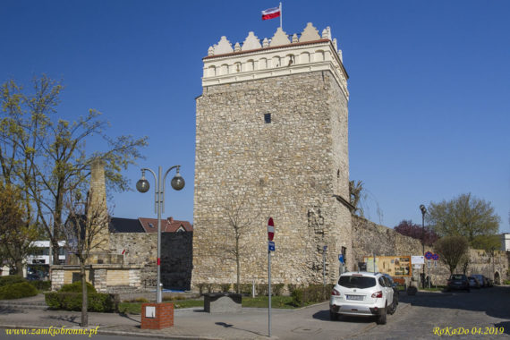 Miejskie mury obronne Krapkowic wieża przybramna