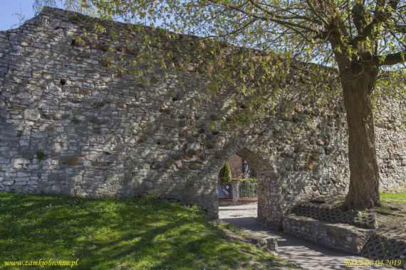 Miejskie mury obronne Krapkowic