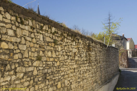 Miejskie mury obronne Krapkowic