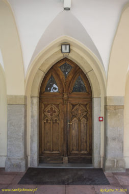 Dwór obronny w Łodygowicach