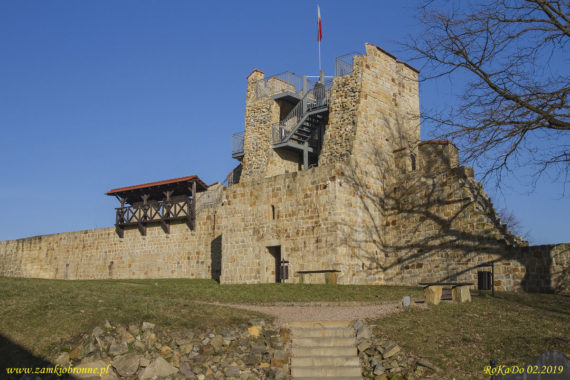 Dobczyce mury miejskie zrekonstruowana baszta