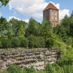 Zamek w Przezmarku, wieża na podzamczu