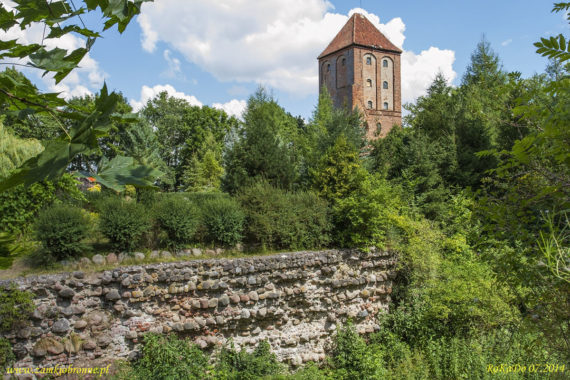 Zamek w Przezmarku, wieża na podzamczu