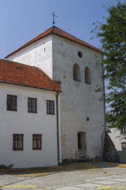 Miejskie mury obronne Łęczycy baszta.