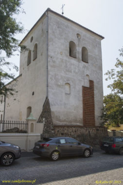 Miejskie mury obronne Łęczycy baszta.