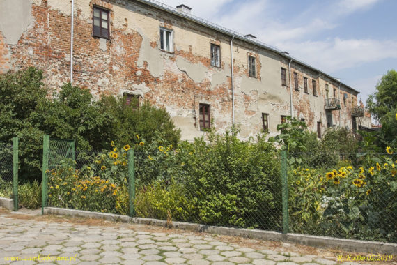 Miejskie mury obronne Łęczycy.