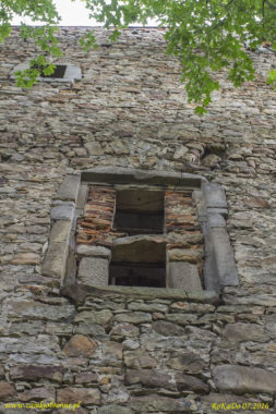 Wieża obronna w Starej Łomnicy