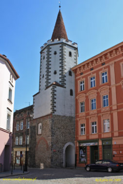 Miejskie mury obronne Prudnika wieża Bramy Dolnej